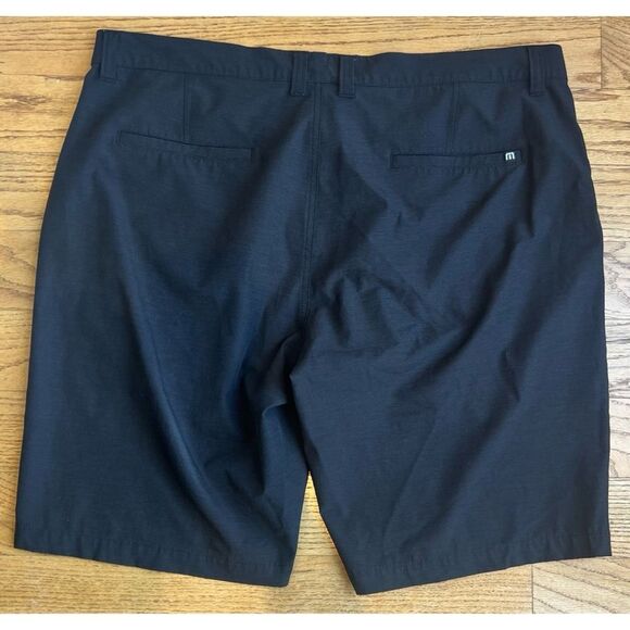 Travis Mathew Beck Shorts Black 81% polyester, 13% cotton, 6% spandex Size 38 - Picture 7 of 11
